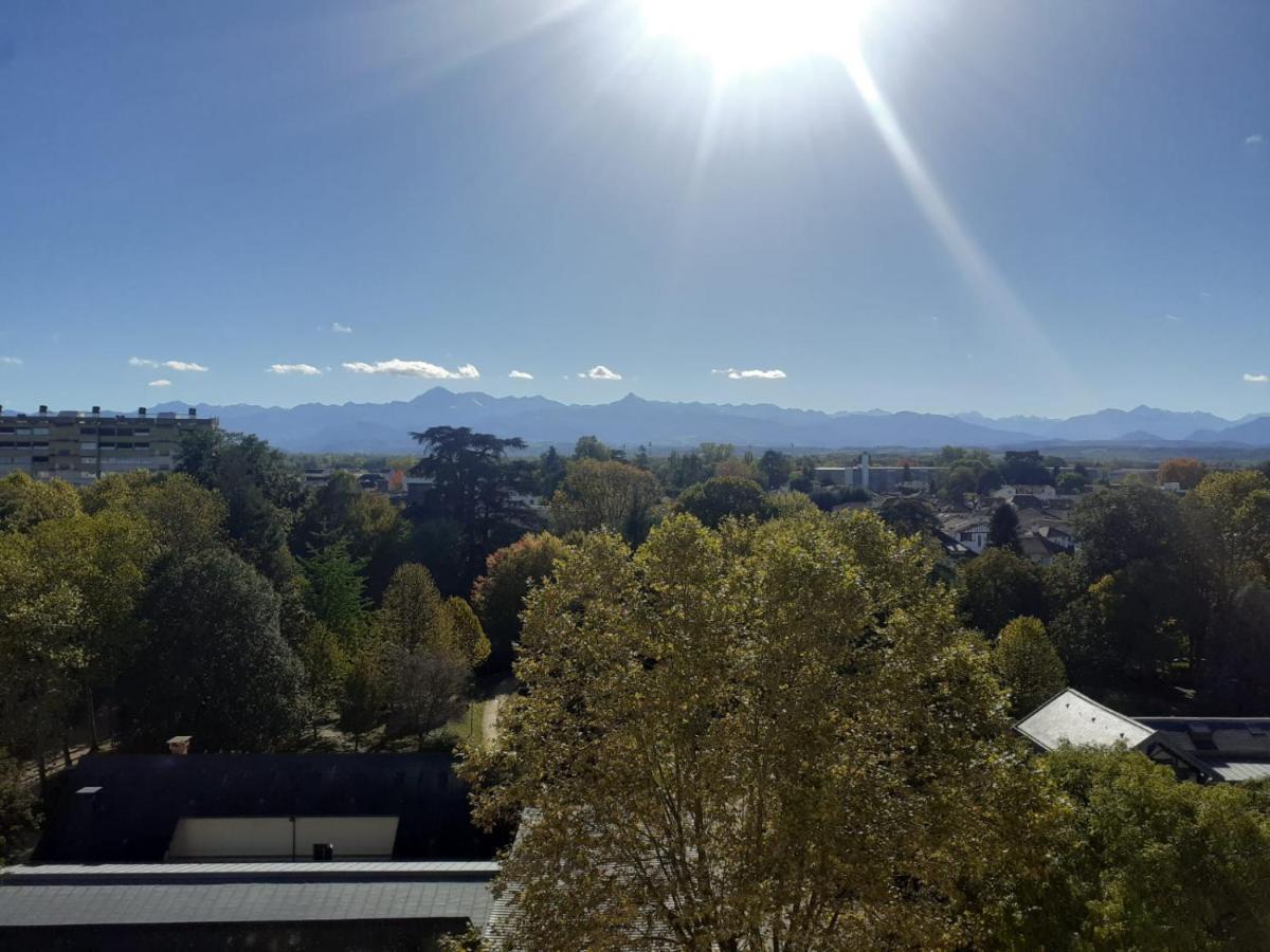 Ferienwohnung Cap Sud - 53M2- Vue Pyrenees- Hypercentre-Wifi Fibre -Nouvelle Literie Tarbes Exterior foto